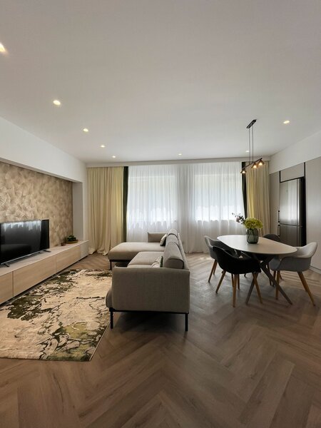 Rin Grand Hotel  2 Camere  65 mp  Recent Renovat  Mobilat designer