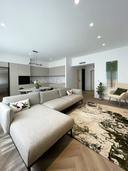 Rin Grand Hotel  2 Camere  65 mp  Recent Renovat  Mobilat designer