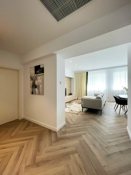 Rin Grand Hotel  2 Camere  65 mp  Recent Renovat  Mobilat designer