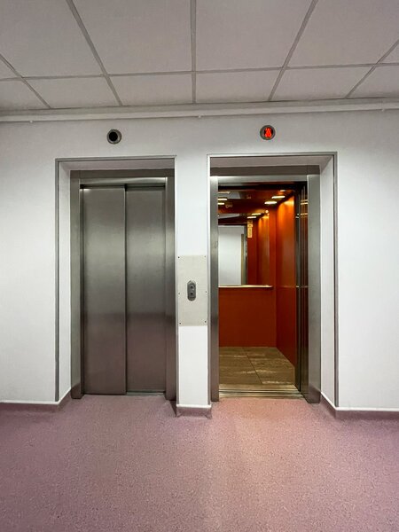 Rin Grand Hotel  2 Camere  65 mp  Recent Renovat  Mobilat designer